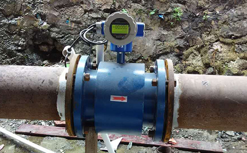 水電磁流量計(jì)現(xiàn)場安裝使用圖